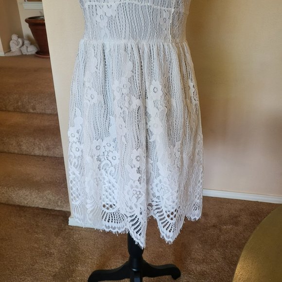 White Lace Spaghetti Strap Style Dress - Medium - Picture 3 of 9